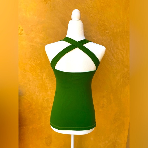 One Tooth Workout Top with Built-in Bra - Green - Size M - Picture 3 of 5